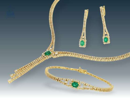 Kette/Armband/Ohrschmuck: modernes, hochfeines Smaragd/Brillant-Schmuckset aus 18K Gold, ca. 2,65ct Brillanten - фото 7