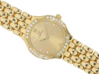 Armbanduhr: klassische, sehr wertvolle 18K Gold Damenuhr von Omega, Luxusausführung mit Diamantbesatz, sehr gepflegter Zustand