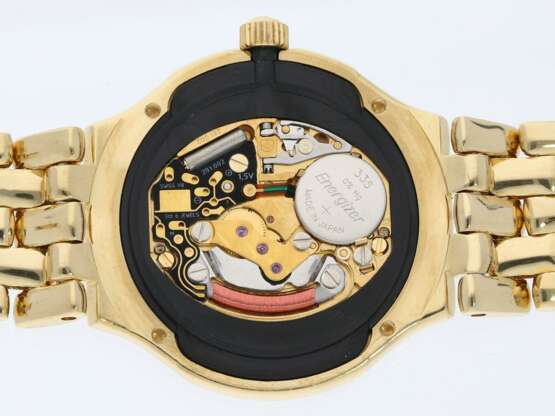 Armbanduhr: klassische, sehr wertvolle 18K Gold Damenuhr von Omega, Luxusausführung mit Diamantbesatz, sehr gepflegter Zustand - photo 2