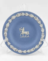 Тарелочка для украшений "Стрелец". Wedgwood, Англия, бисквитный фарфор, ручная работа, 1929-1950 гг. Тарелочка для украшений "Стрелец". Wedgwood, Англия, бисквитный фарфор, ручная работа, 1929-1950 гг.