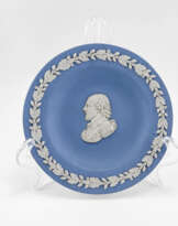 Тарелочка для украшений "Шекспир". Wedgwood, Англия, бисквитный фарфор, ручная работа, 1950-1969 гг Тарелочка для украшений "Шекспир". Wedgwood, Англия, бисквитный фарфор, ручная работа, 1950-1969 гг