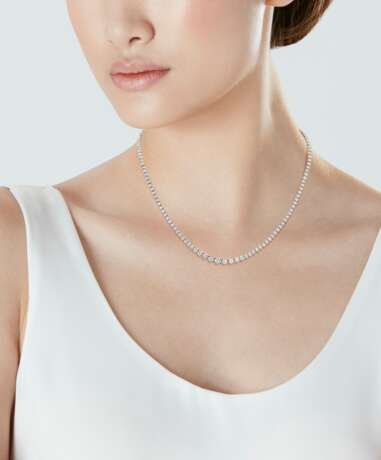 DIAMOND AND WHITE GOLD NECKLACE - фото 2