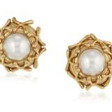 Schlumberger, Jean. Tiffany & Co.. TIFFANY & CO. JEAN SCHLUMBERGER MABE PEARL AND GOLD EARRINGS - photo 1
