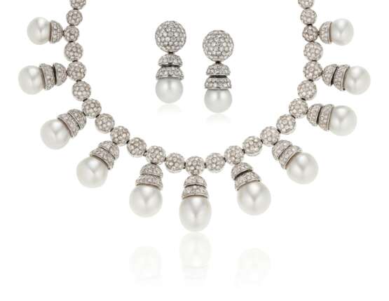 SET OF CULTURED PEARL AND DIAMOND JEWELRY - фото 1