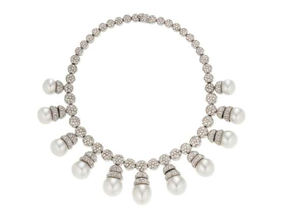 SET OF CULTURED PEARL AND DIAMOND JEWELRY - Foto 3