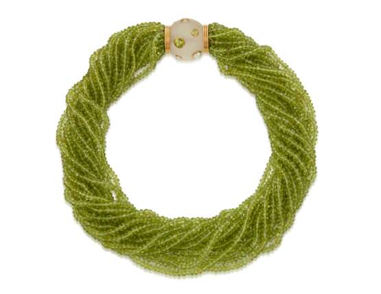 Trianon. TRIANON PERIDOT, CULTURED PEARL AND ROCK CRYSTAL NECKLACE - фото 3