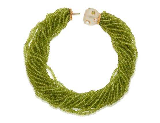 Trianon. TRIANON PERIDOT, CULTURED PEARL AND ROCK CRYSTAL NECKLACE - фото 4