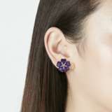 TWO PAIRS OF DIAMOND AND MULTI-GEM FLOWER EARRINGS - photo 3