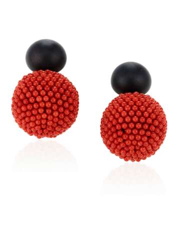 Hemmerle. HEMMERLE CORAL AND IRON EARRINGS - photo 1