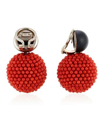 Hemmerle. HEMMERLE CORAL AND IRON EARRINGS - photo 3