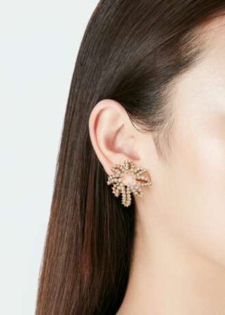 Tiffany & Co.. TIFFANY & CO. DIAMOND 'FIREWORKS' EARRINGS - photo 2