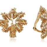 Tiffany & Co.. TIFFANY & CO. DIAMOND 'FIREWORKS' EARRINGS - Foto 3