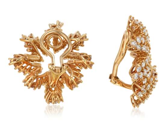 Tiffany & Co.. TIFFANY & CO. DIAMOND 'FIREWORKS' EARRINGS - фото 3