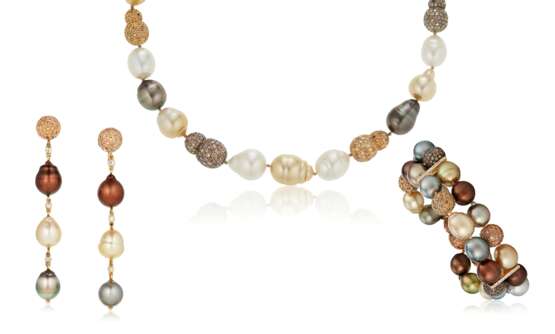 SUITE OF COLTURED PEARL, DIAMOND AND COLORED DIAMOND JEWLERY - фото 1