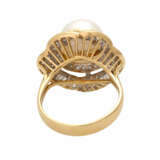 Ring mit 1 Zuchtperle, Brillanten und Diamantbaguettes, - фото 4