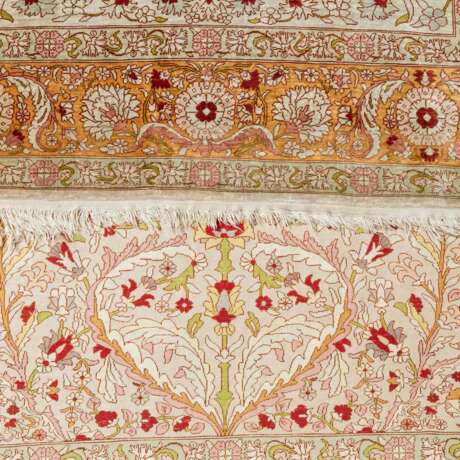 Orientteppich aus Seide, 20. Jahrhundert, 155x97 cm. - Foto 4