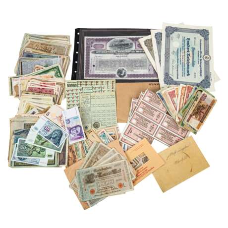 Schatzkiste historische Banknoten und Wertpapiere, - Foto 1
