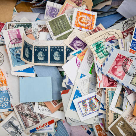 Interessanter Posten an meist noch nicht abgelösten Briefmarken - Foto 2