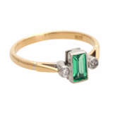 Ring mit 1 Smaragdbaguette und 2 Diamanten, - photo 2