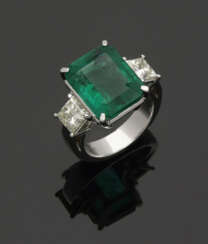 Prachtvoller Sambia-Smaragd mit Diamanten