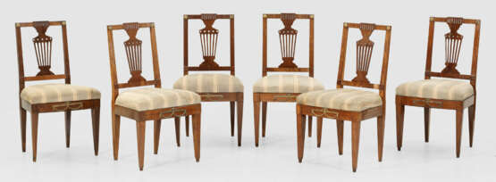 Satz von sechs klassizistischen Stühlen - Foto 1