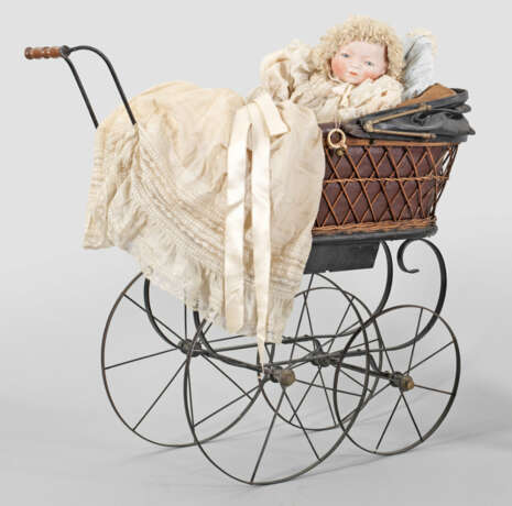 Großes "Bye-Lo-Baby" von Grace Storey Putnam mit Puppenwagen - Foto 1