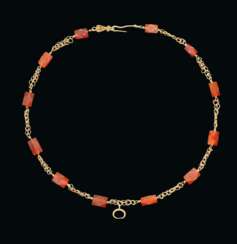 A ROMAN GOLD AND CARNELIAN NECKLACE