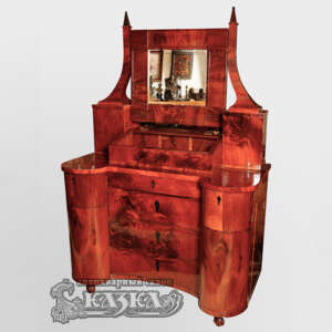 Бюро-туалет из красного дерева (XVII век)