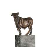 A BRONZE MODEL OF A PACING BULL - photo 2