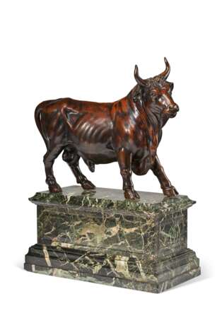 A BRONZE LARGE MODEL OF A BULL - photo 2