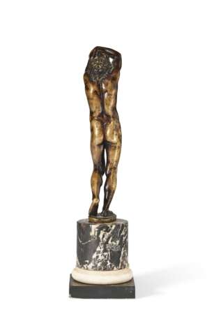 A BRONZE FIGURE OF A STANDING YOUTH, ALSO KNOWN AS NARCISSUS - фото 4