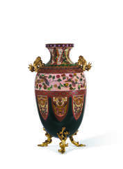 VASE AUX PHENIX DE LA FIN DU XIXe SIECLE