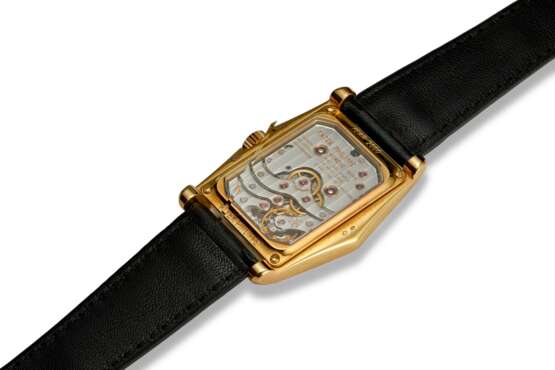 Patek Philippe. PATEK PHILIPPE, YELLOW GOLD LIMITED EDITION OF 3000 PIECES, REF. 5100J - Foto 2