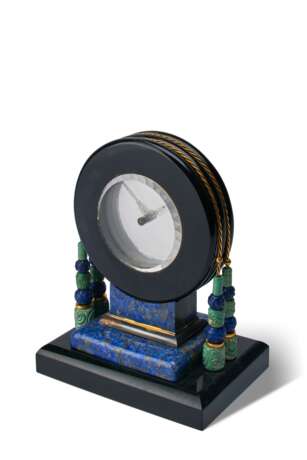 BLACK, STARR & FROST, NEW YORK, MADE BY RUBEL FRÈRES, PARIS, LAPIS LAZULI, BLACK ONYX, ROCK CRYSTAL, MOTHER-OF-PEARL, GOLD AND PLATINUM MYSTERY CLOCK INSPIRED BY THE AZTEC SUN STONE - photo 2