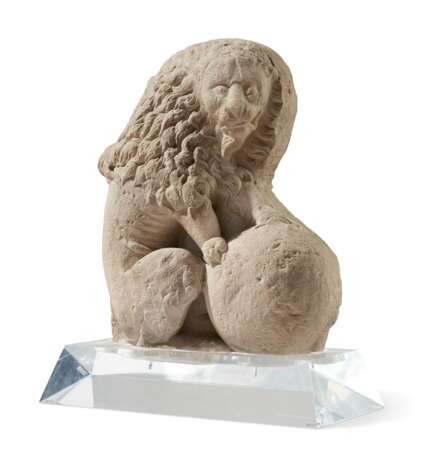 A PAIR OF LIMESTONE LIONS - photo 8