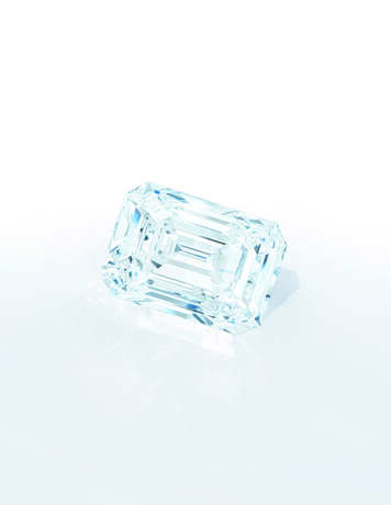 THE SPECTACLE
A MAGNIFICENT UNMOUNTED DIAMOND - Foto 1