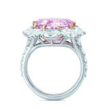 MAGNIFICENT COLOURED DIAMOND AND DIAMOND RING - photo 2