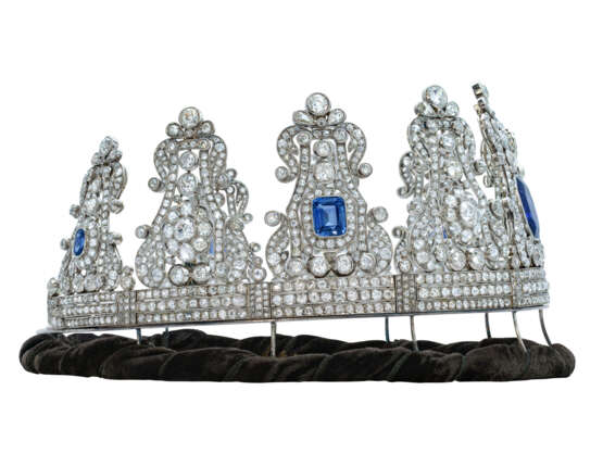 IMPORTANT 19TH CENTURY SAPPHIRE AND DIAMOND CROWN - Foto 2
