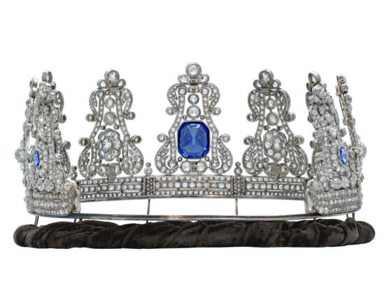 IMPORTANT 19TH CENTURY SAPPHIRE AND DIAMOND CROWN - Foto 3