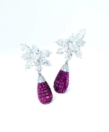 Harry Winston. MAGNIFICENT PAIR OF DIAMOND AND RUBY EARRINGS - Foto 3
