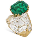 EMERALD AND DIAMOND `TOI & MOI` RING - photo 3
