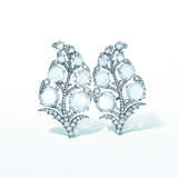 DIAMOND `PAISLEY` EARRINGS, BHAGAT - Foto 3