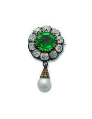 LATE 19TH CENTURY EMERALD, DIAMOND AND PEARL BROOCH