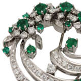 Brosche mit schönen Smaragden und Diamanten von zusammen ca. 2,2 ct, - photo 5