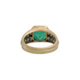 Ring mit Smaragd und Brillanten zusammen ca. 1 ct, - фото 4