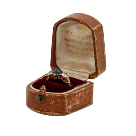 Antiker Ring mit Saphircabochon und 2 Altschliffdiamanten - photo 5