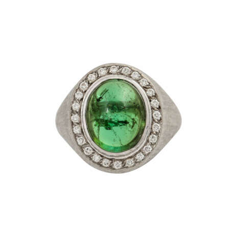Ring mit grünem Turmalincabochon entouriert von Brillanten - Foto 2