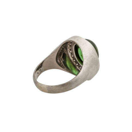 Ring mit grünem Turmalincabochon entouriert von Brillanten - Foto 3