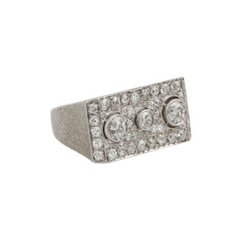 Ring ausgefasst mit Altschliffdiamanten, - photo 1