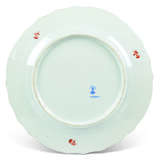 Herend. A HEREND PORCELAIN 'QUEEN VICTORIA' PATTERN PART DINNER-SERVICE - photo 4